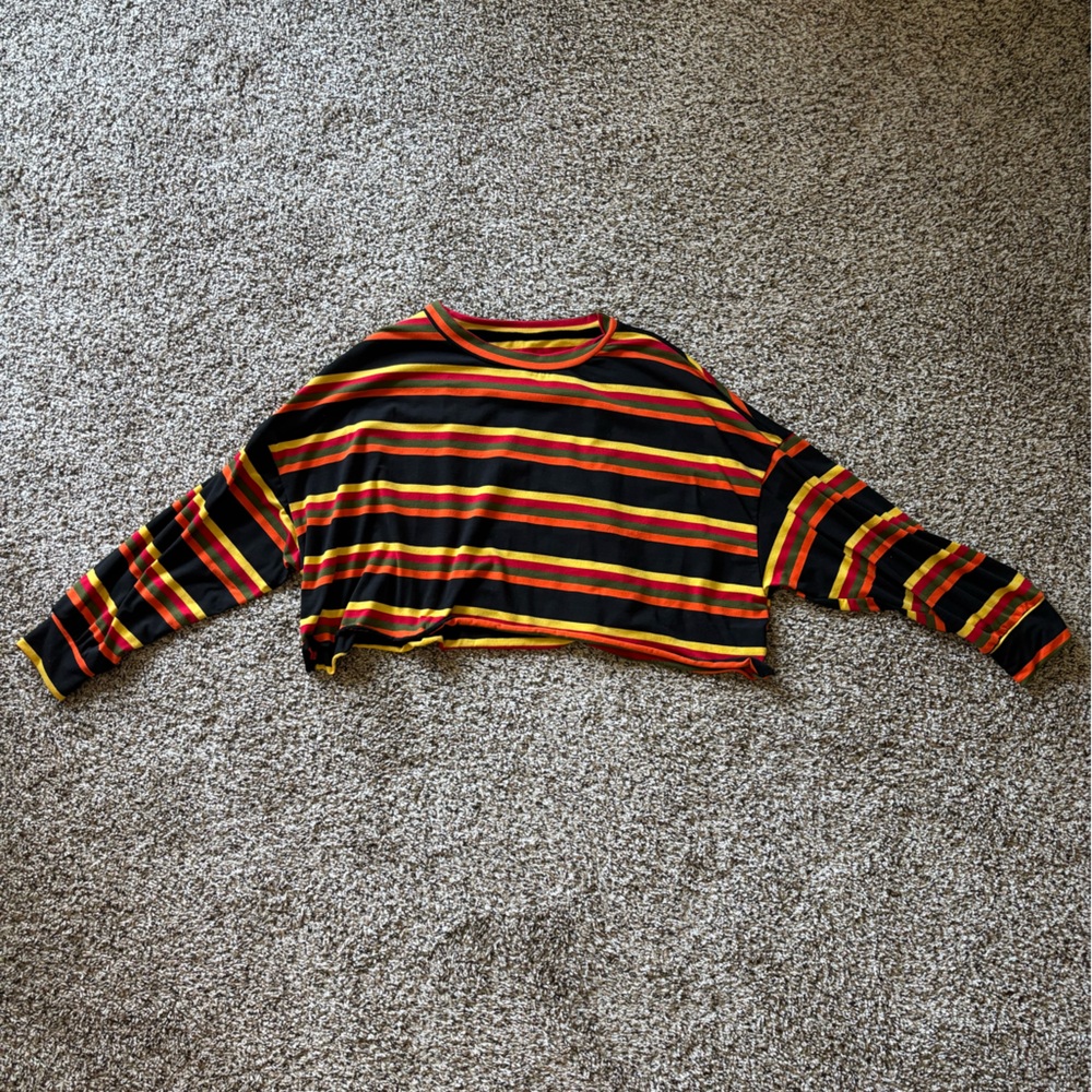 Cropped Lightweight Long Sleeve Stripe Top with Billow Sleeves